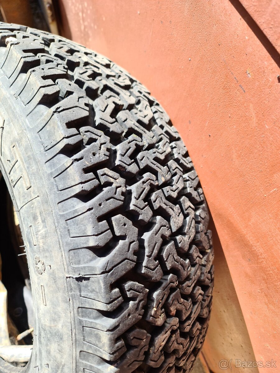 Offroad pneu  235/70 r16