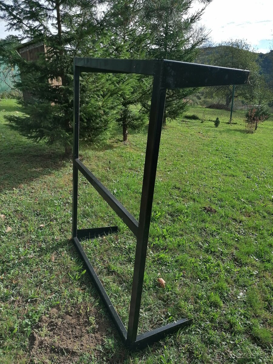 Korba na káru