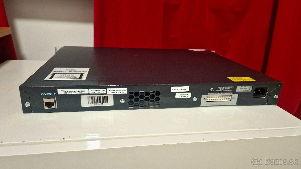Switch Cisco WS-2960-48PST-L V05
