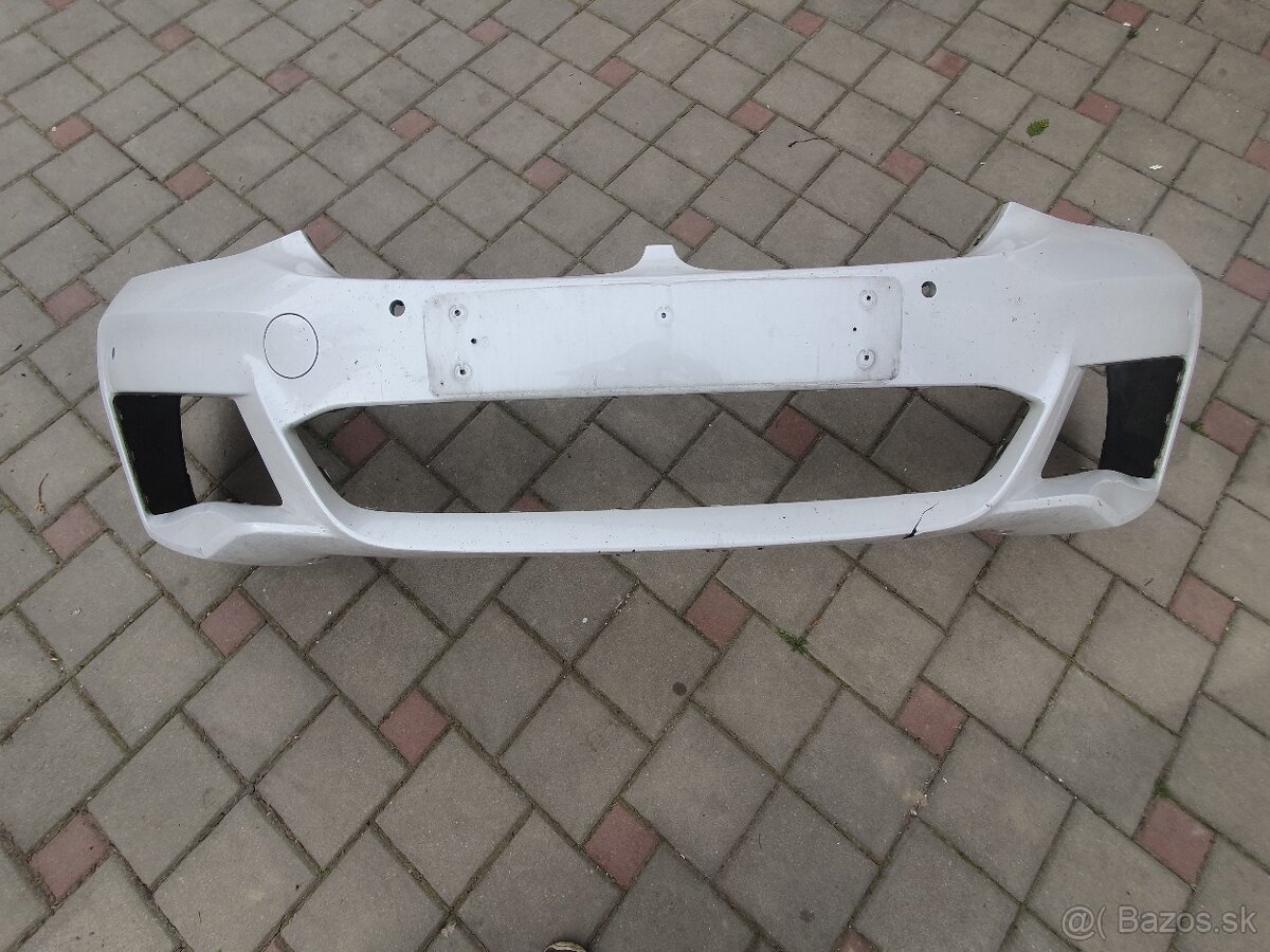 Mám na predaj predný narazník na BMW GT 6 rv.2017. Narazník