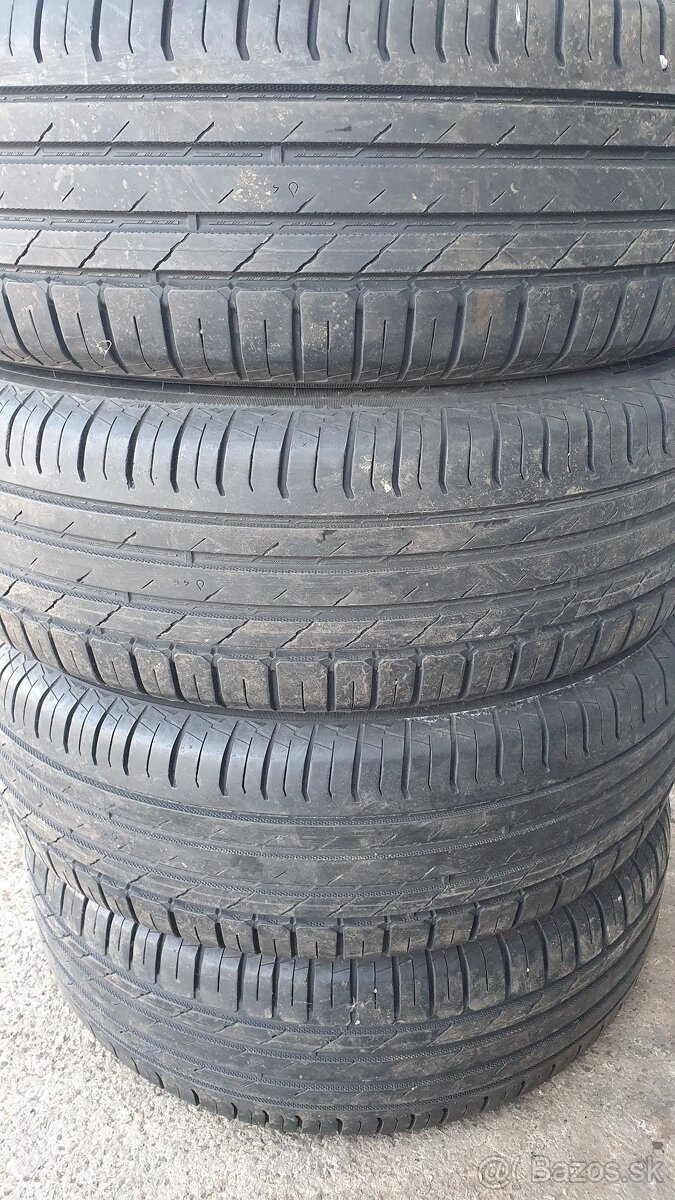 225/65 R17