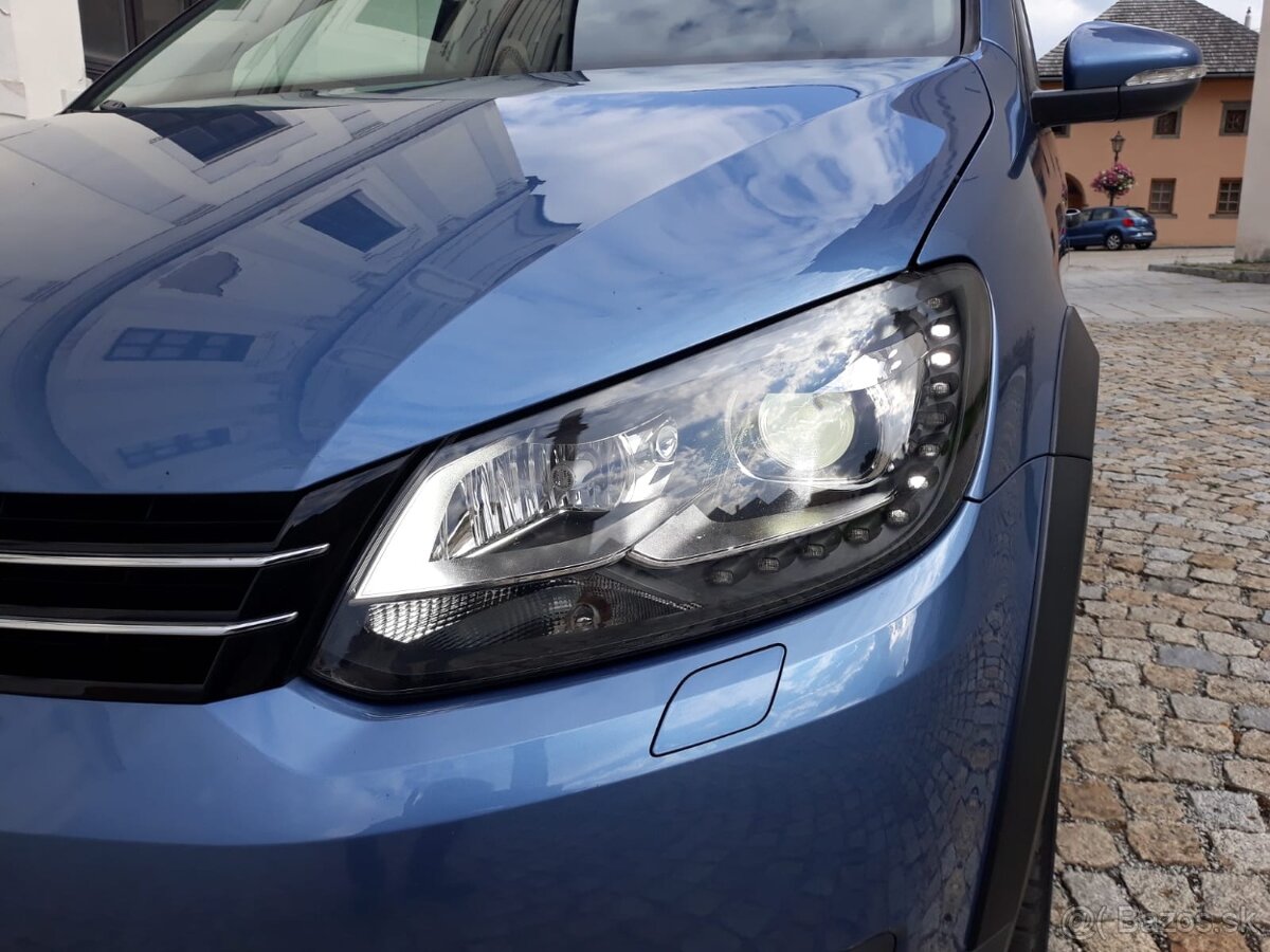 VW TOURAN CROSS 1.6 TDI, automat