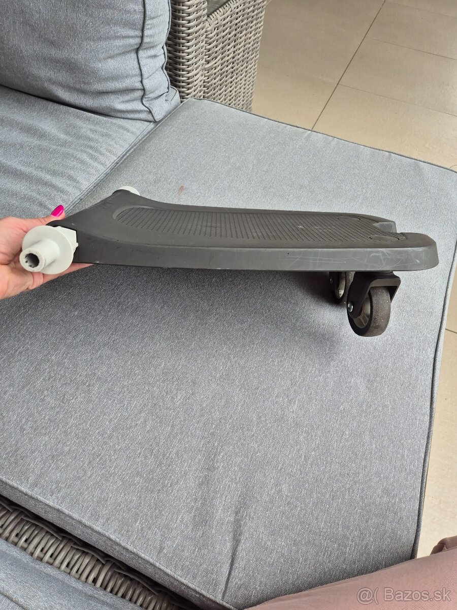 Stokke Xplory skejtík (stupadlo)