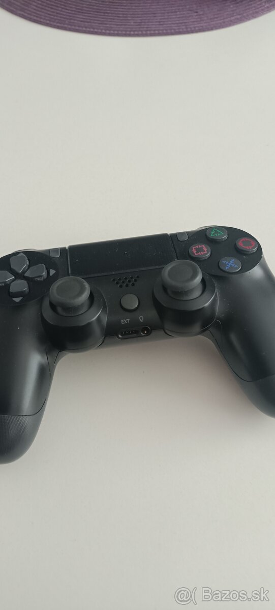 Ovladač na PS4