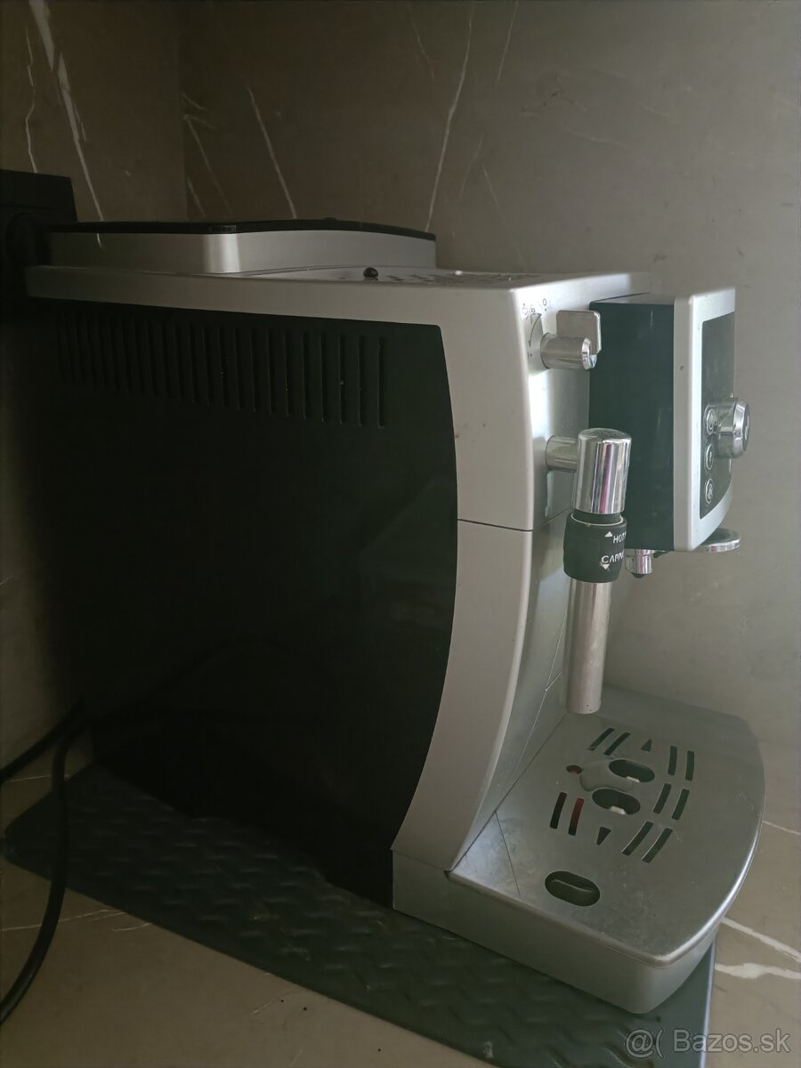 Kávovar Delonghi