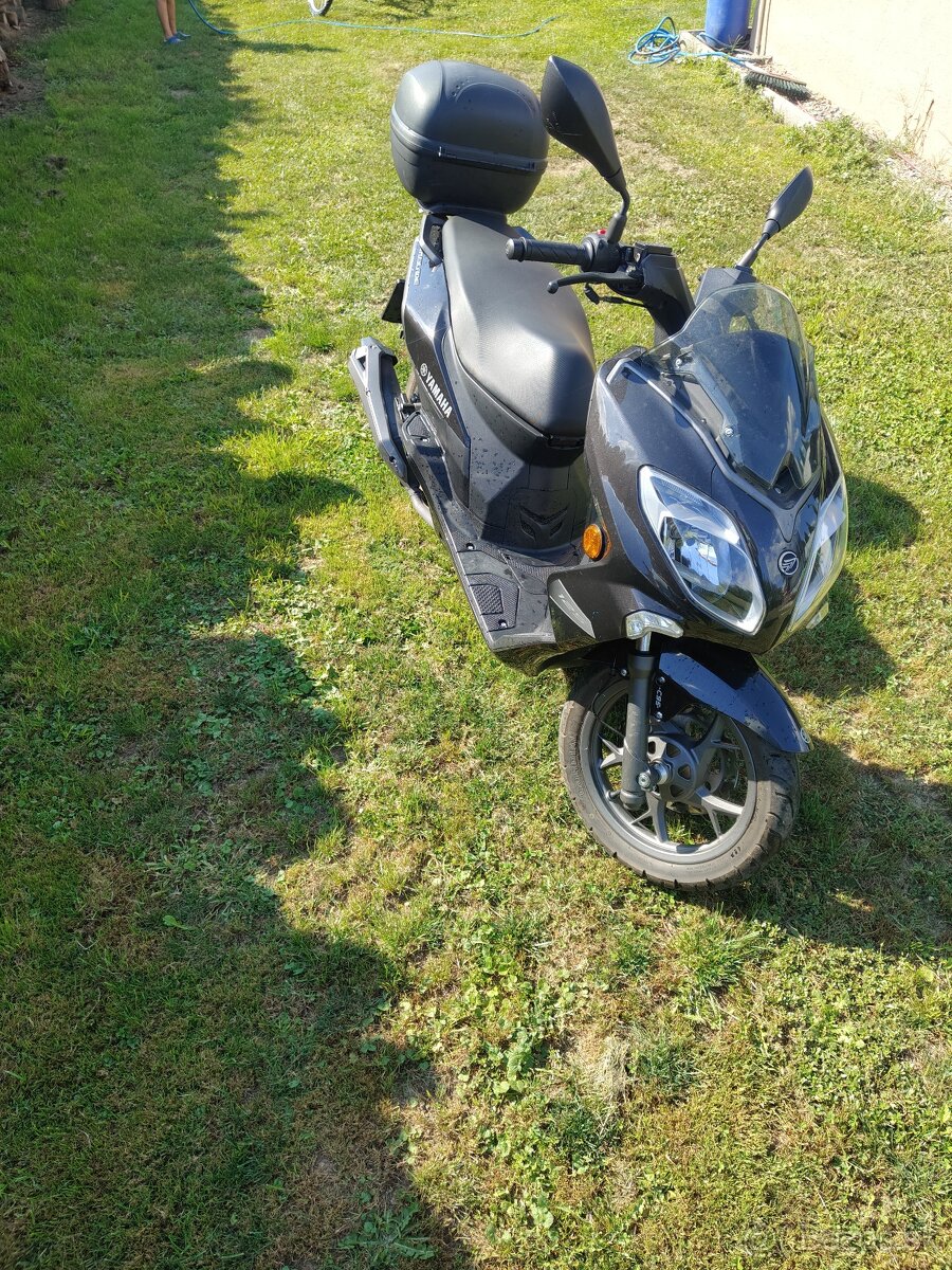 Skúter 125