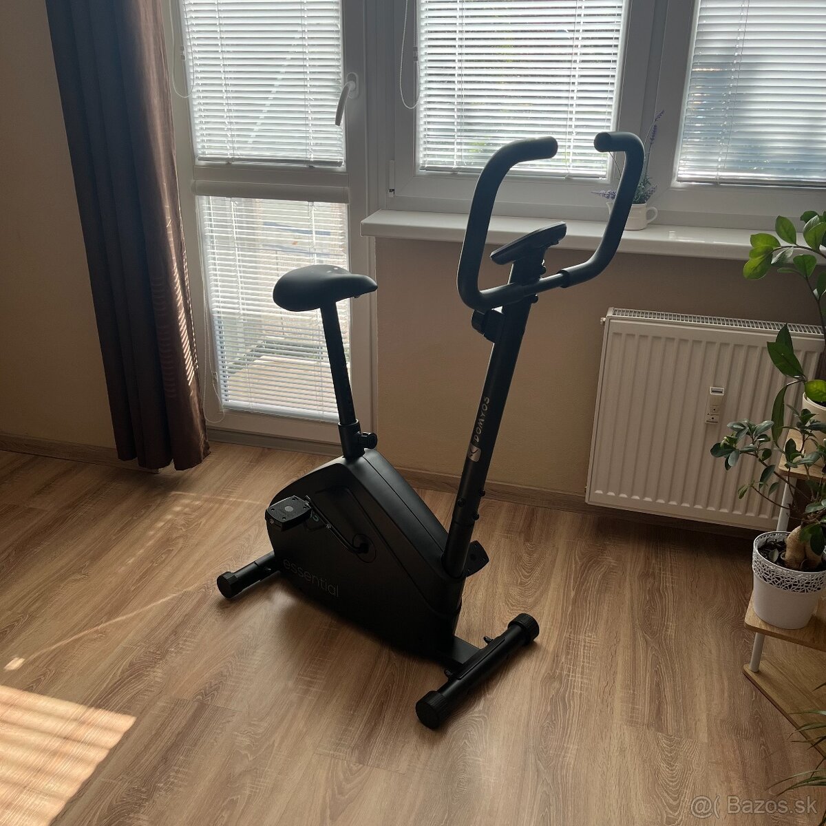 DOMYOS Essential stacionarny bicykel