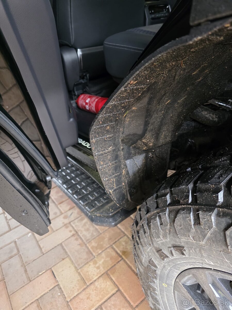 Toyota Land Cruiser 250 zadní nadkolí