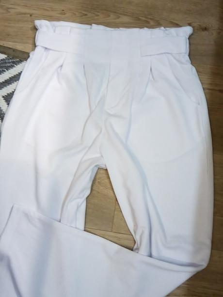 Snehobiele krásne vysoký sed s riasením XS/S