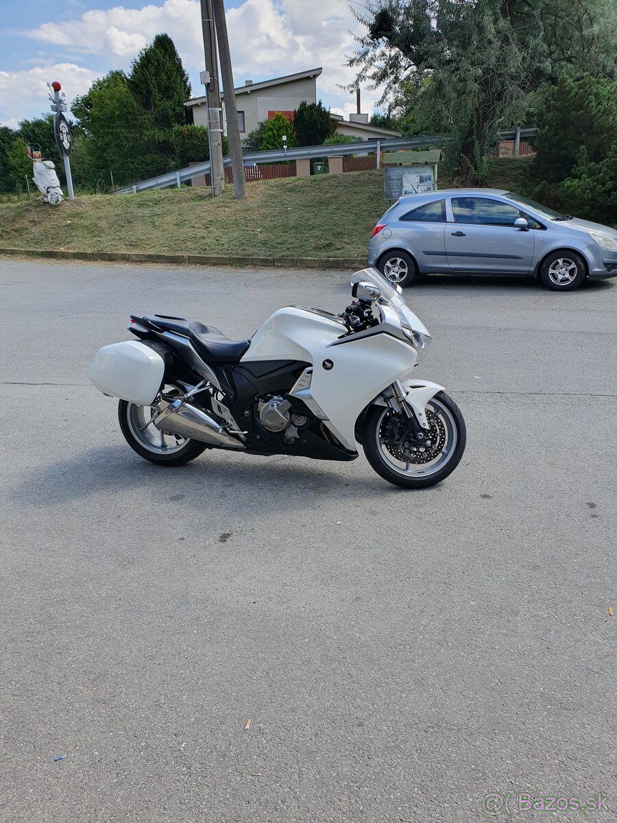 Honda vfr 1200f dct