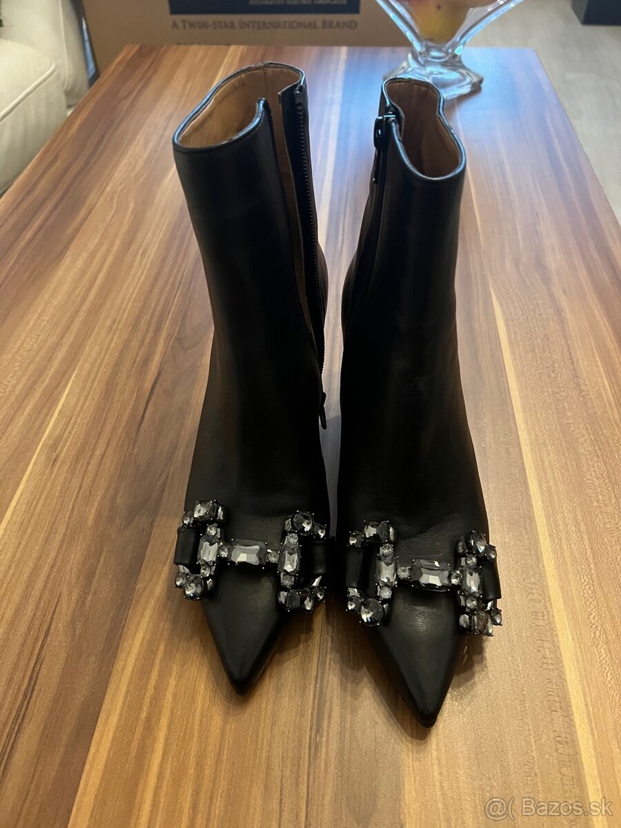 Ovye cierne kozene cizmy