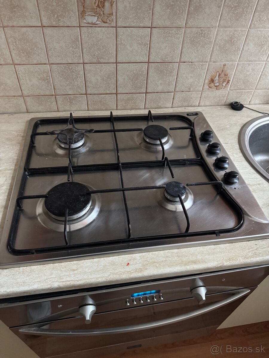 Plynový sporák a elektrická rúra MORA