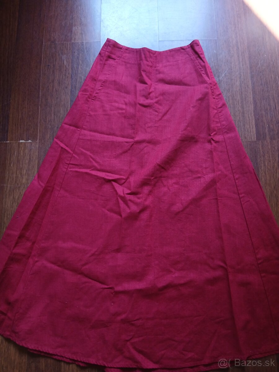 Červena sukňa zn. Pohan