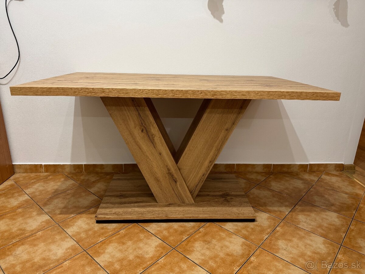 Jedálenský stôl Sconto