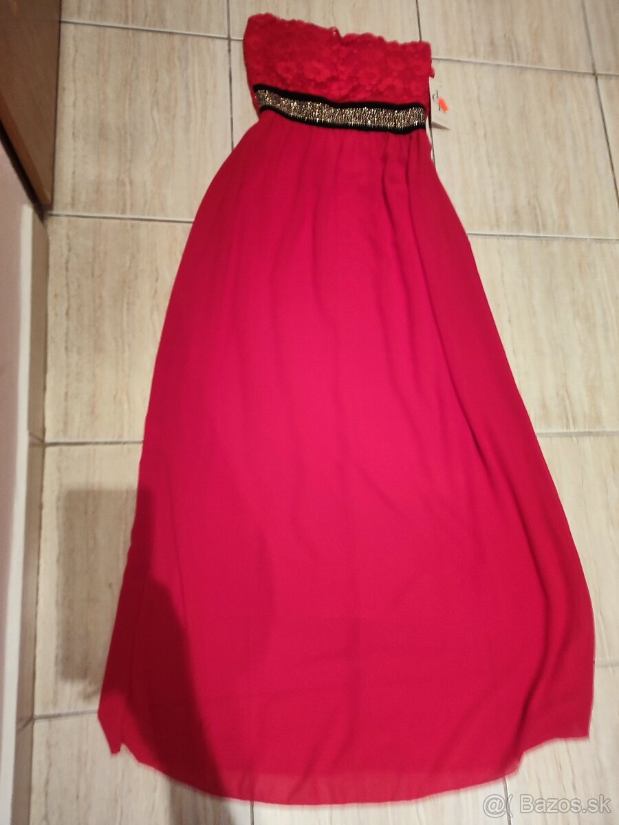 Červene šaty nove