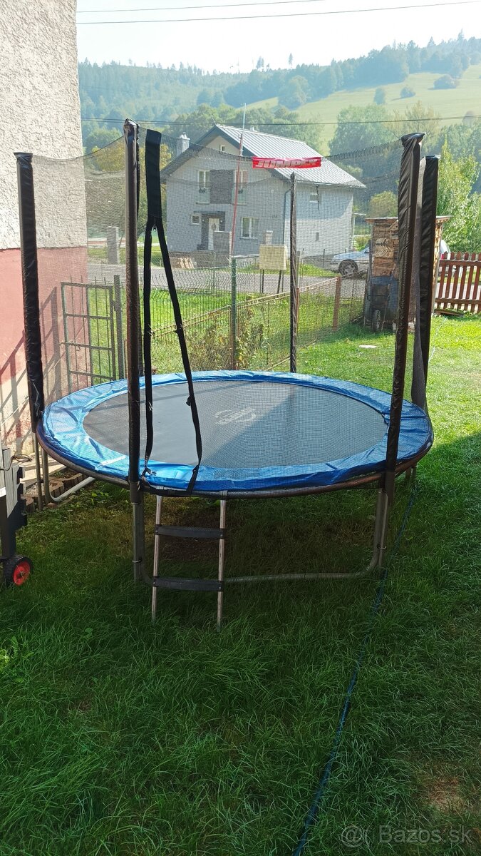 Trampolína