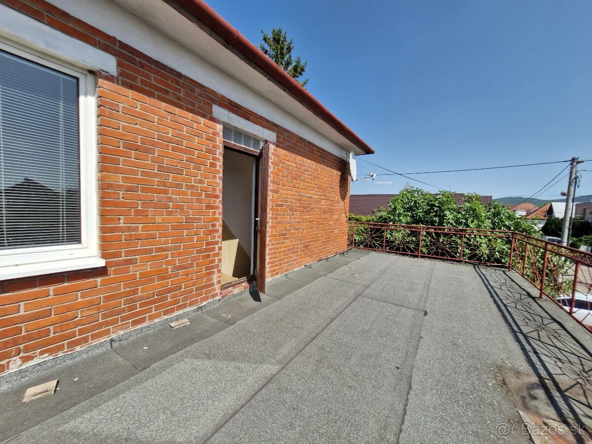 EXKLUZÍVNE na predaj 4-izbový RD v obci Bošany.
