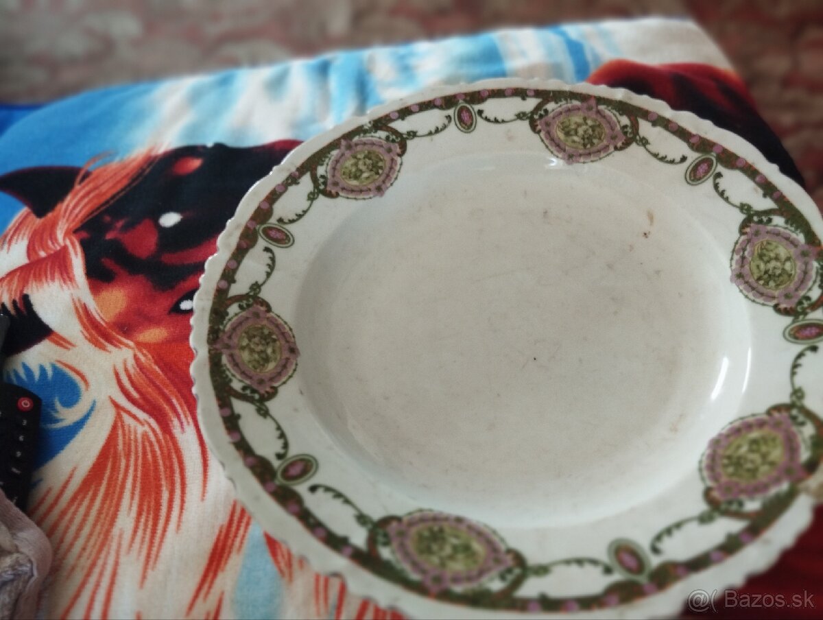Porcelánový tanier