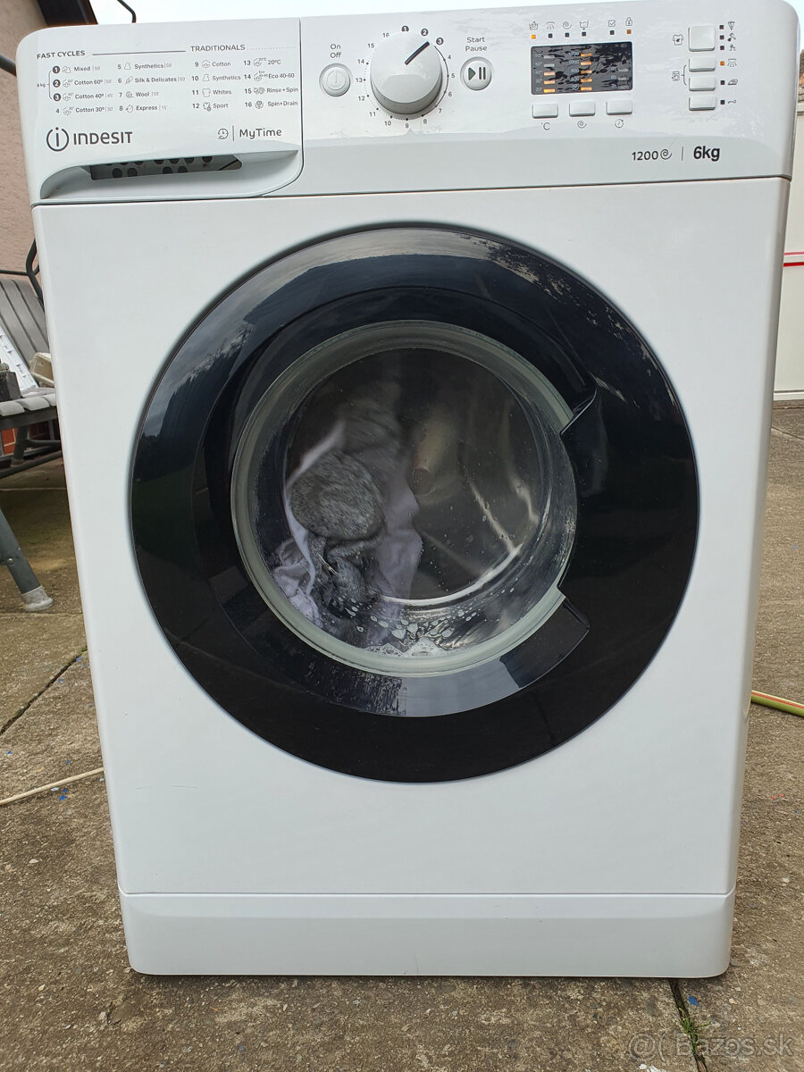 Pračka INDESIT