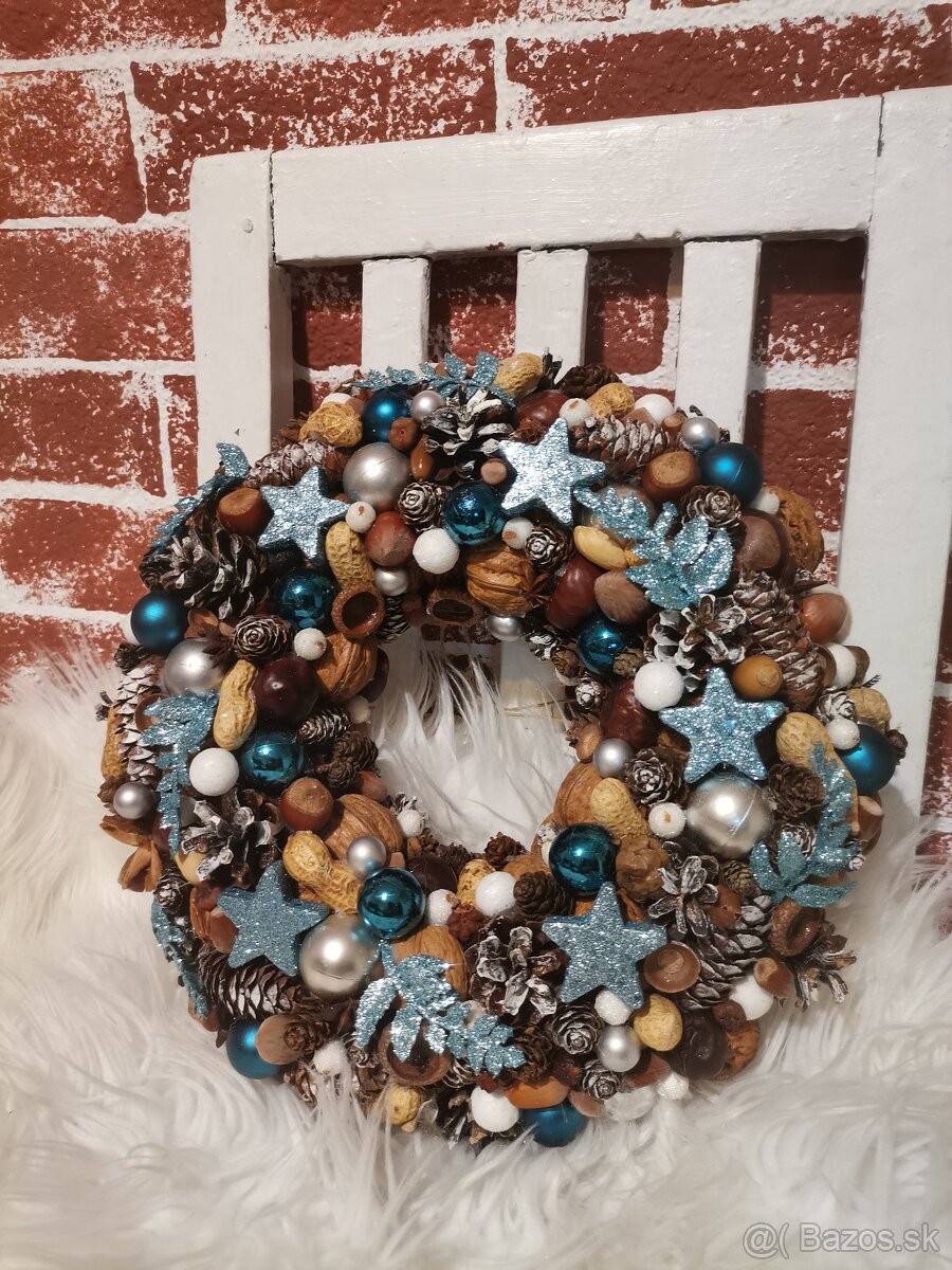 Vianočný veniec v modrom...