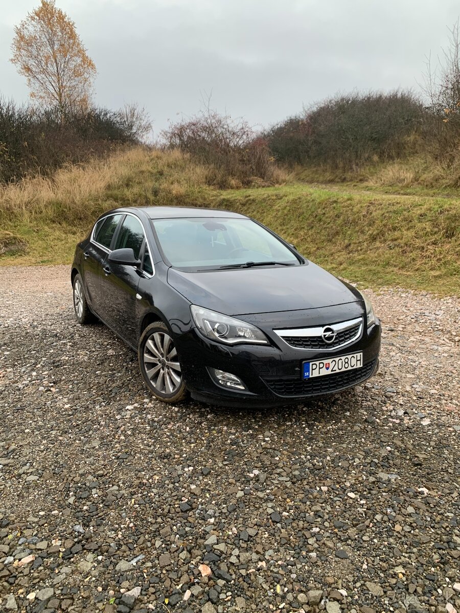 Opel Astra J 2010
