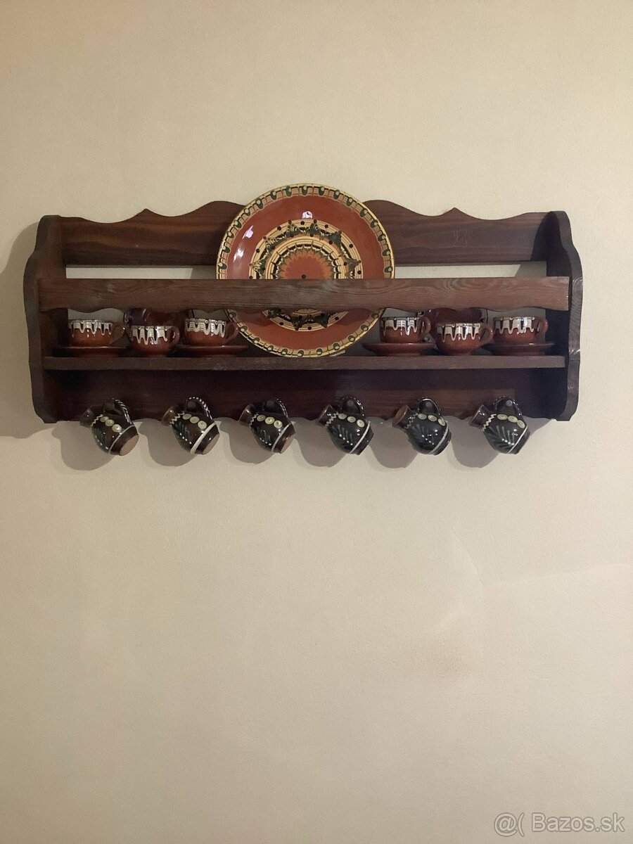 Predam bulharsku keramiku aj s polickou