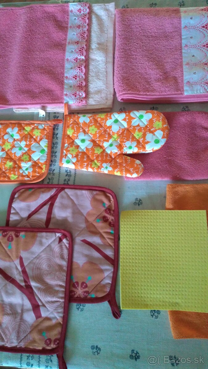 Predám nové uteráky,ošatku na pečivo, tašku,utierky...