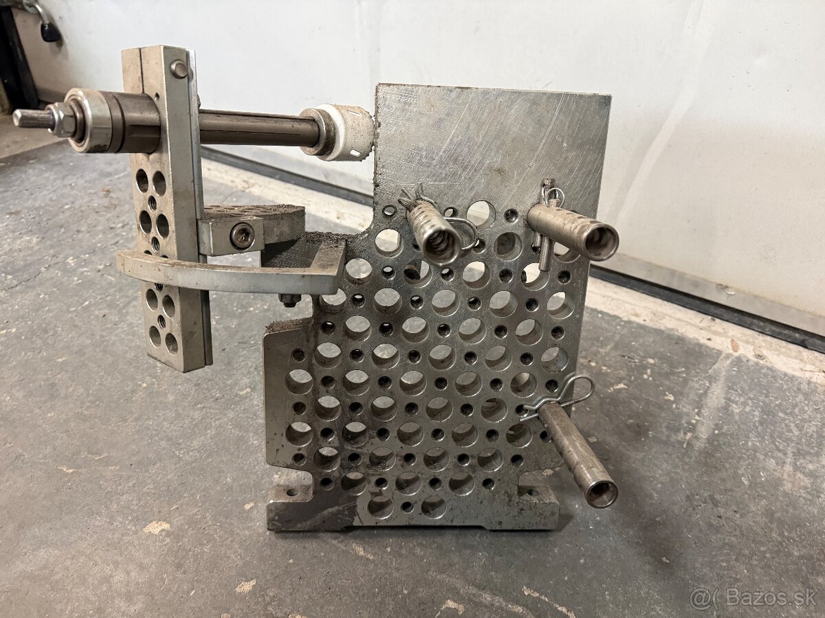 Vykruzovak (tube notcher)