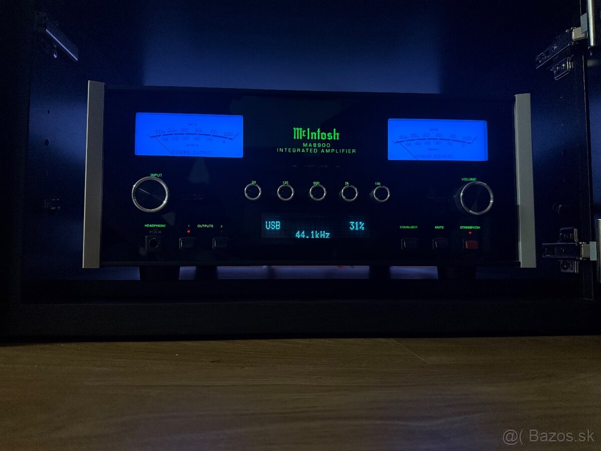McIntosh MA8900
