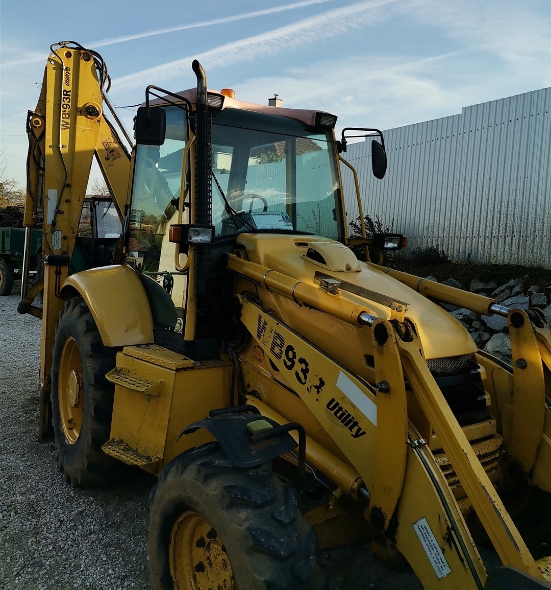 Komatsu wb93r 2