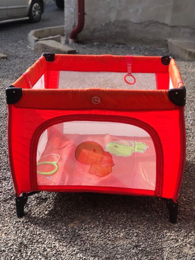 Detská skladacia ohrádka CARETERO Quadra red
