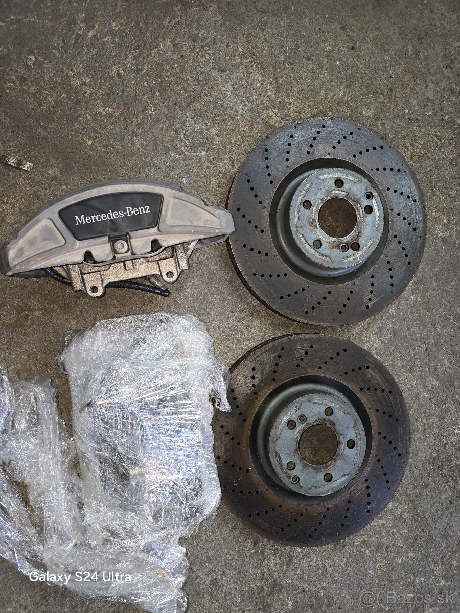 Velke brzdy 360 mm.. mercedes e500