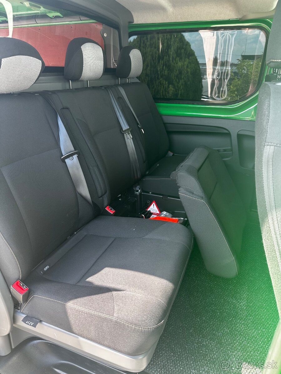 Predam druhu radu sedaciek renault trafic