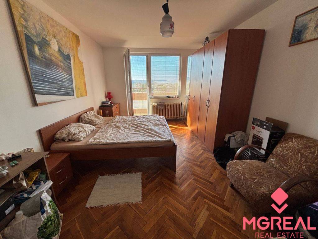 Veľkometrážny 1 izbový byt s dvomi balkónmi Topoľčany / VYPL
