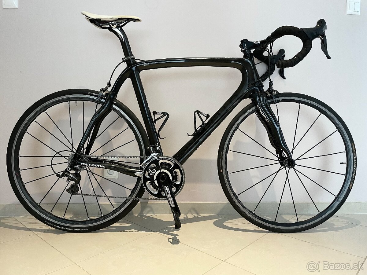 Cestný celokarbonový Pinarello Dogma
