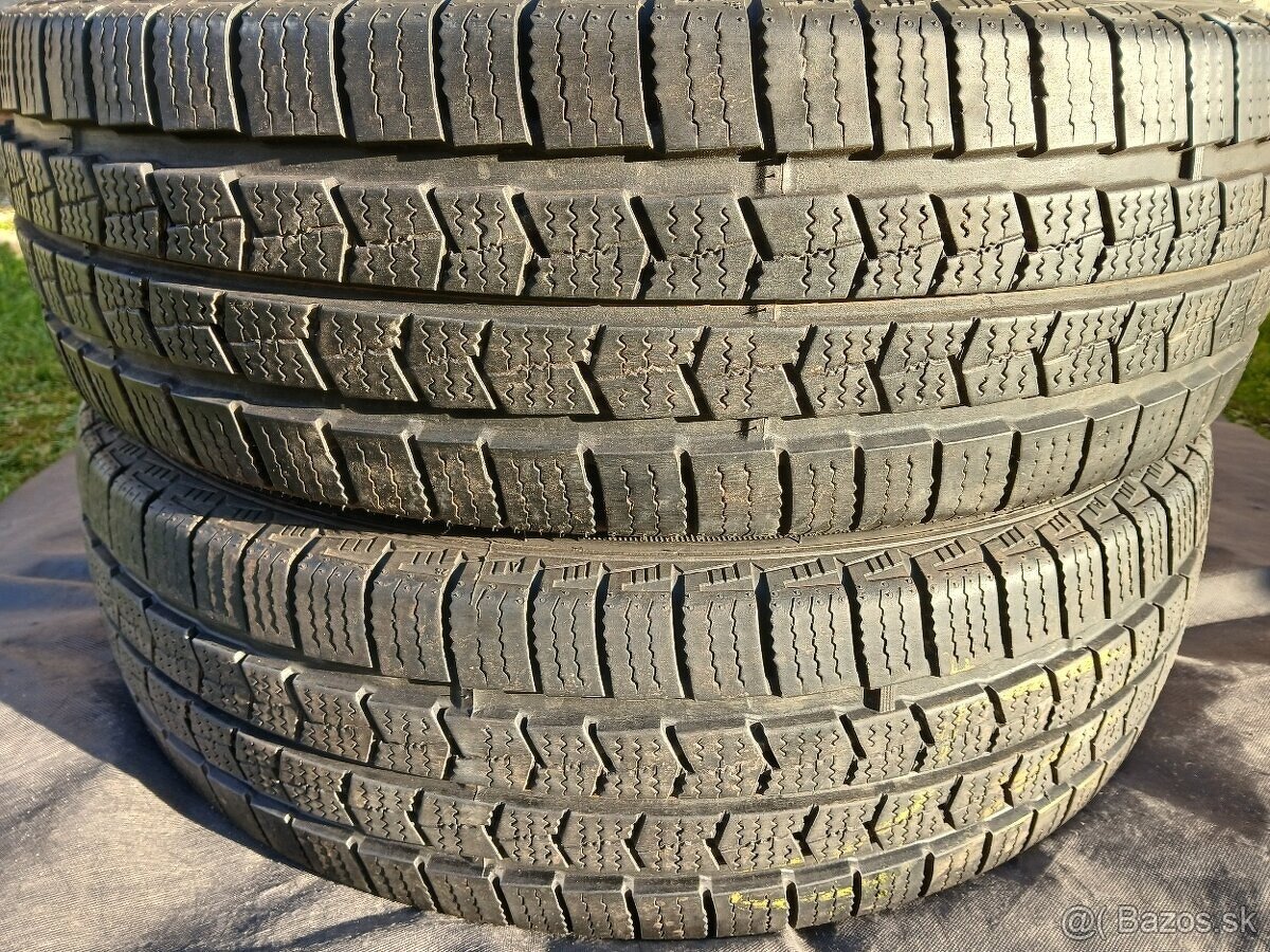 Predám zimné pneumatiky 2 ks NEXEN  215/75 R16 C 116/114 R.