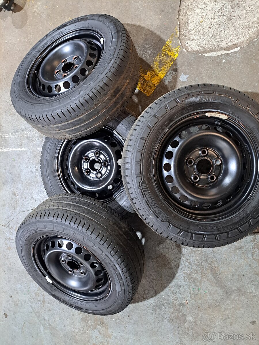 caravelle t5 michelin