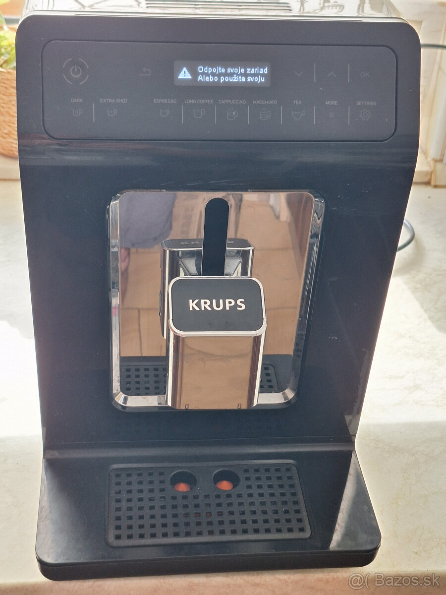 Predám kávovat KRUPS EA8908 na náhradné diely.