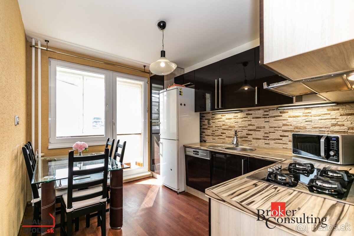 Na prenájom – kompletne zariadený 3-izbový byt, Banská Bystr