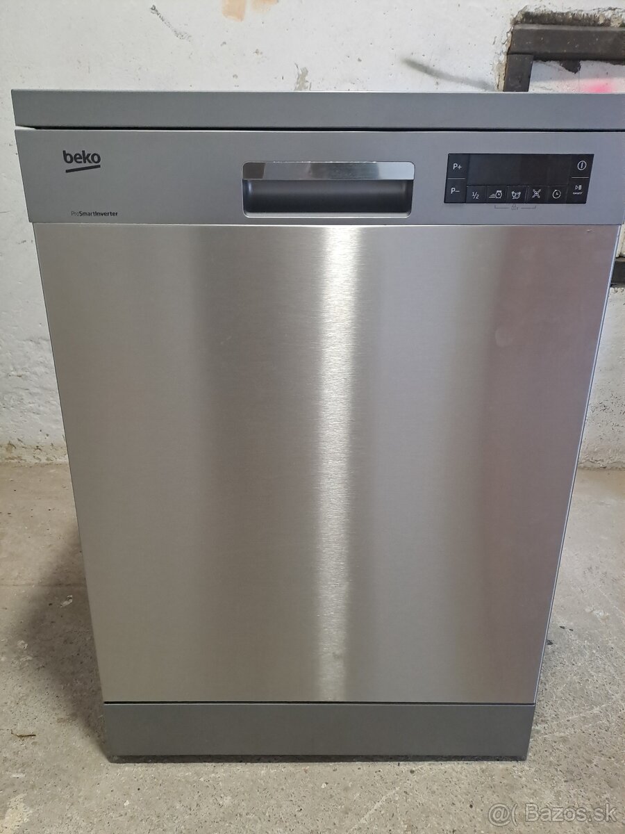 Umývačka riadu Beko.