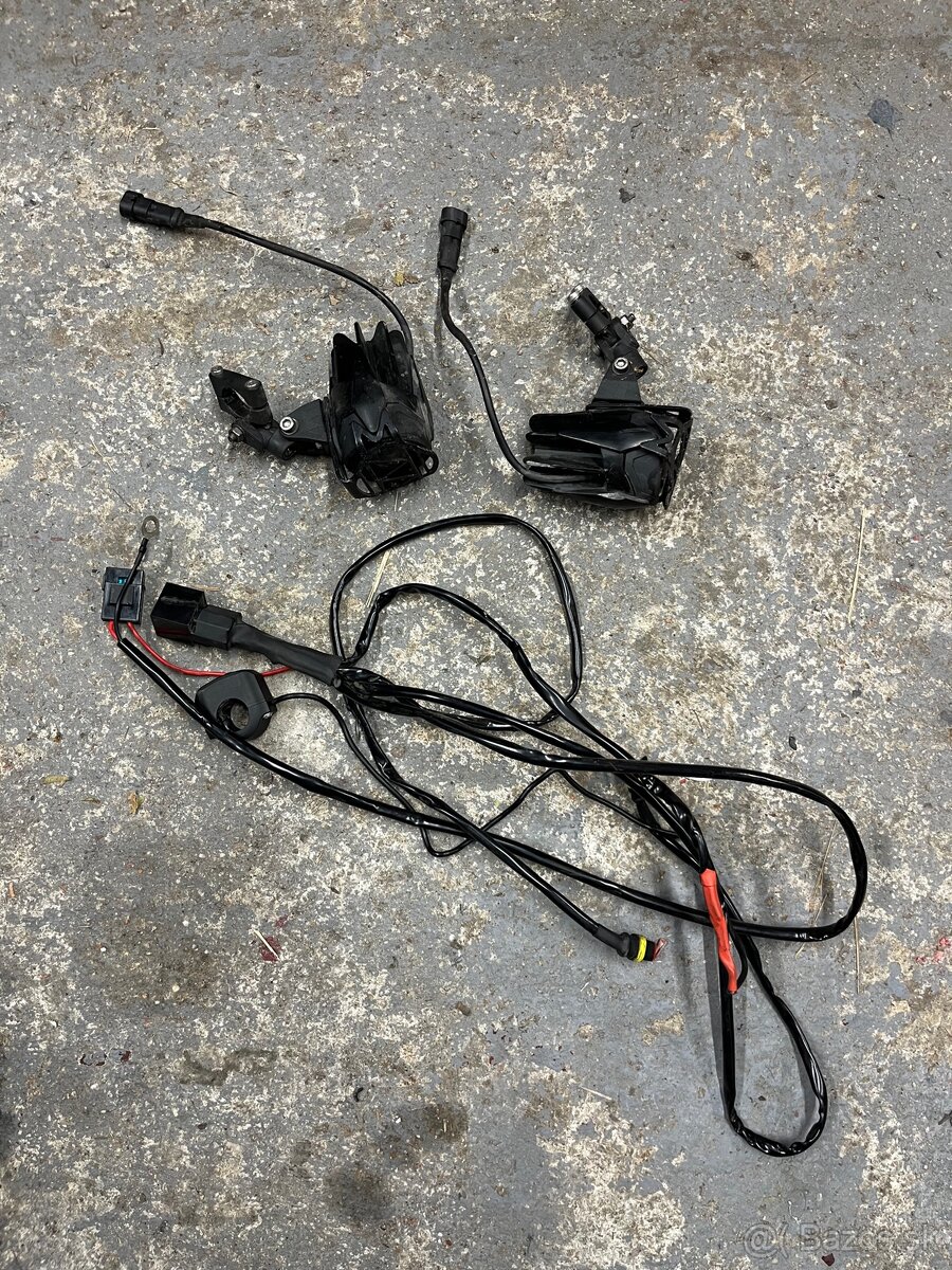 pridavne svetla na moto