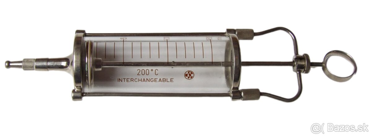 Skleněná injekční stříkačka