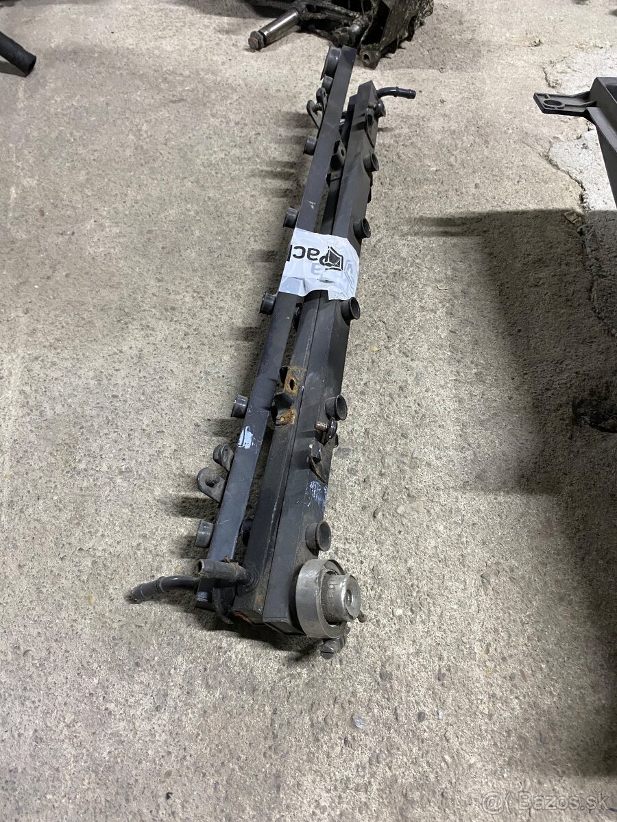 palivová rampa BMW M50