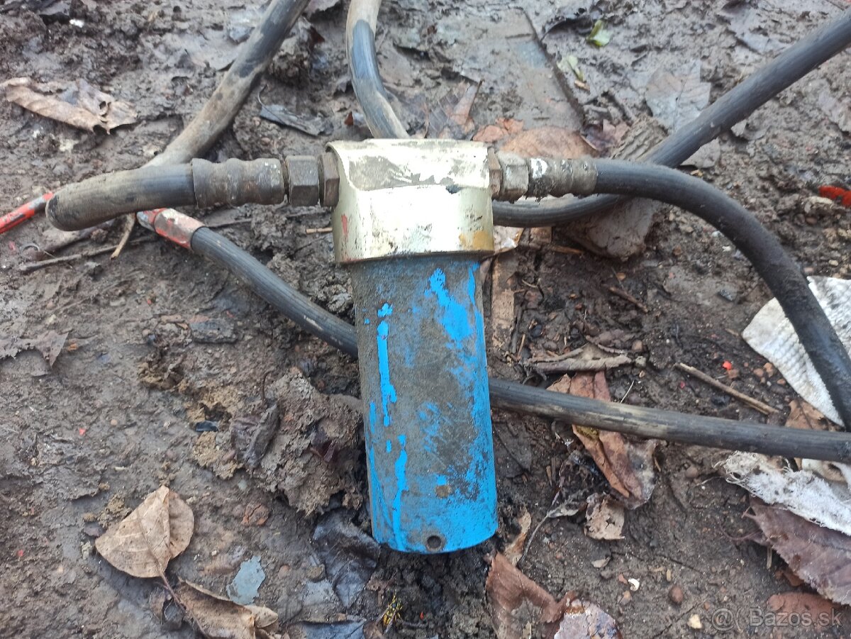 Olejový prietokovy filter na hydrauliku