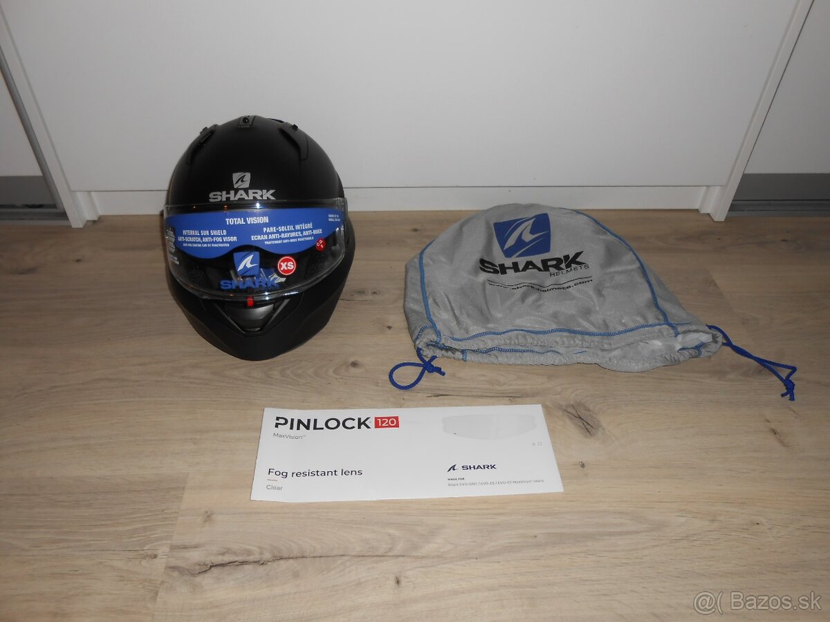 Predam krasnu novu moto prilbu znacky SHARK SPARTAN GT BLANK