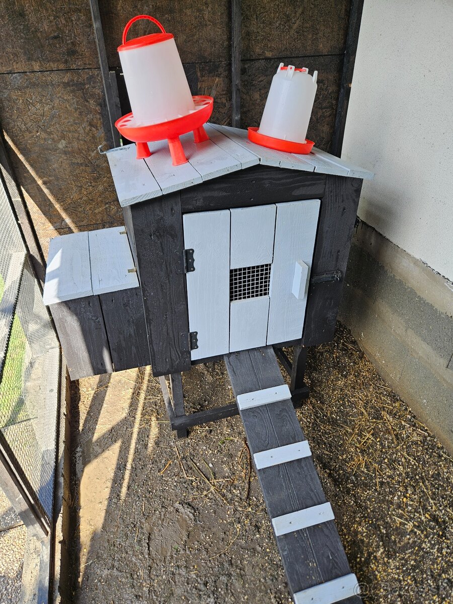 Predám kurín pre 5 sliepok