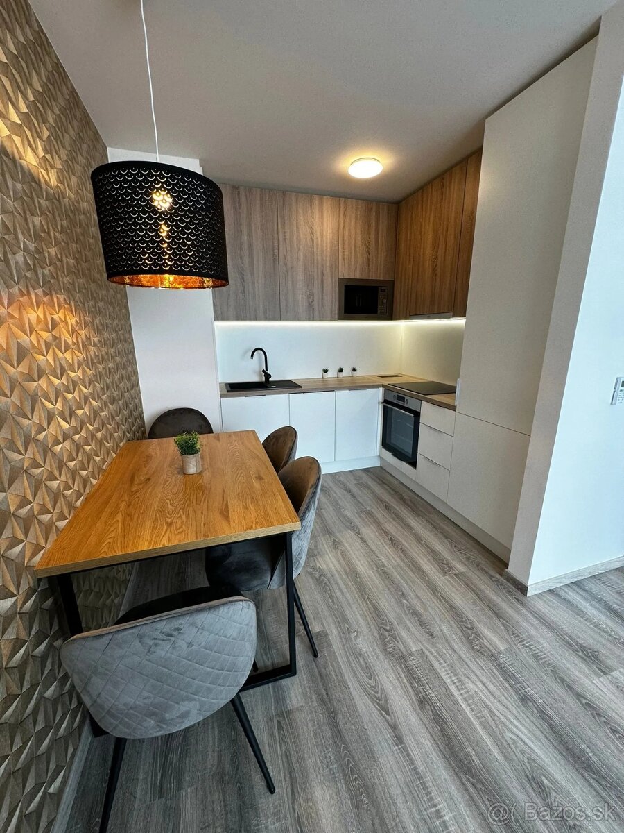 Realitný kancelária REALADR s.r.o.