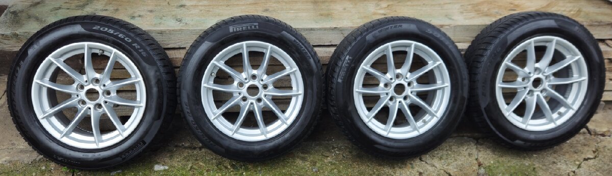 Sada kolies R16 5x112 6.5J ET22 + 205/60 Zimné