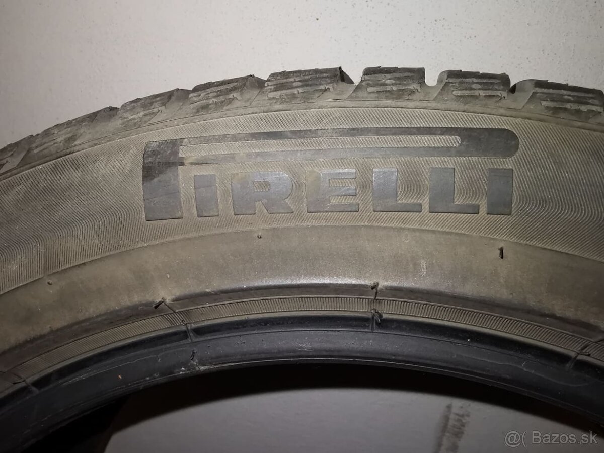 Pirelli 245/45/17 zimné