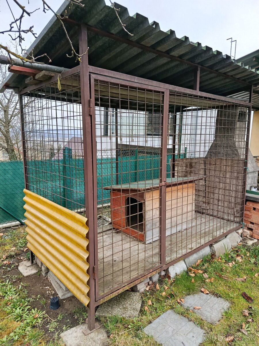 Záhradná voliéra pre psa